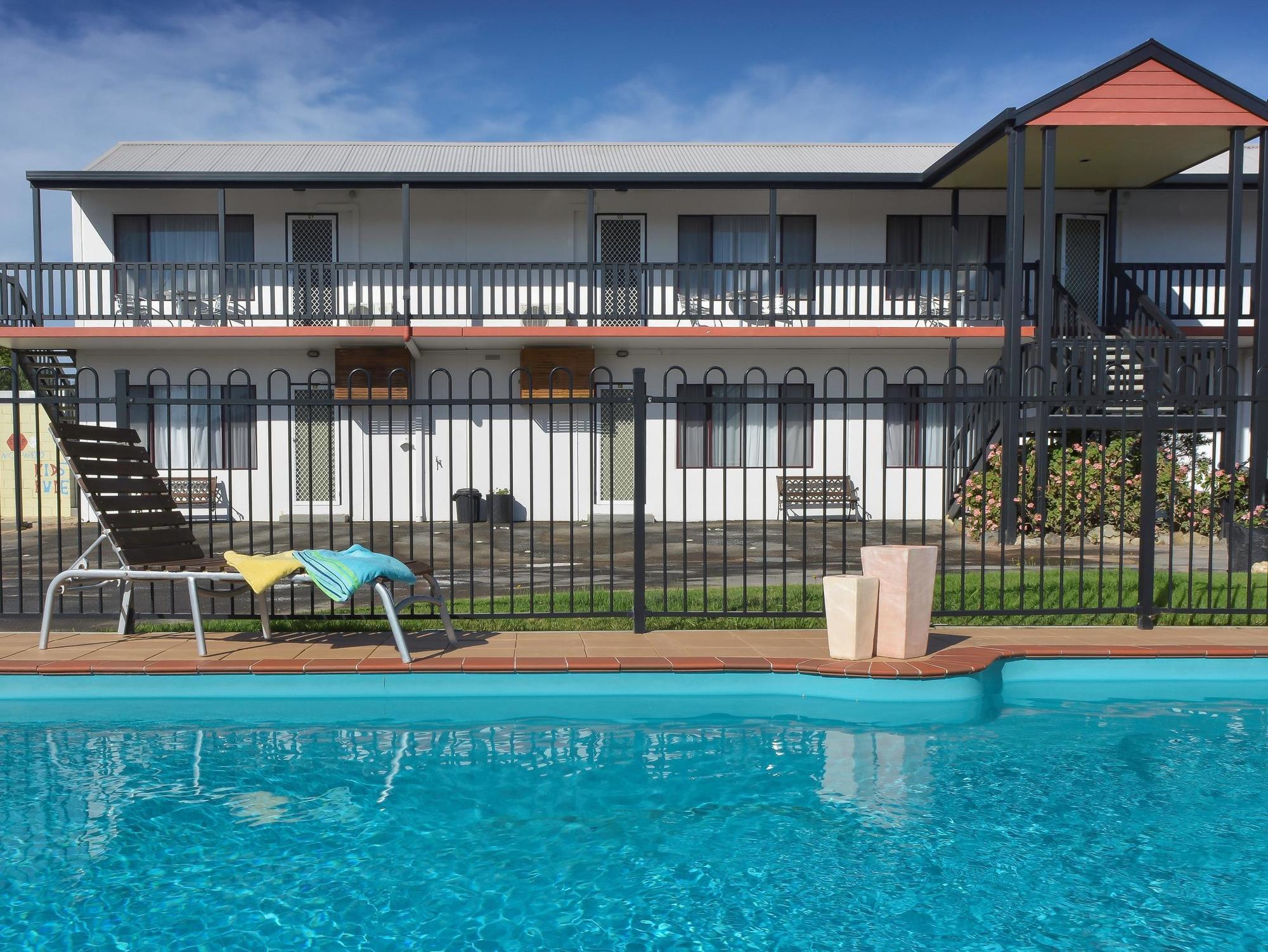 Heyfield Motel And Apartments レイクス・エントランス エクステリア 写真