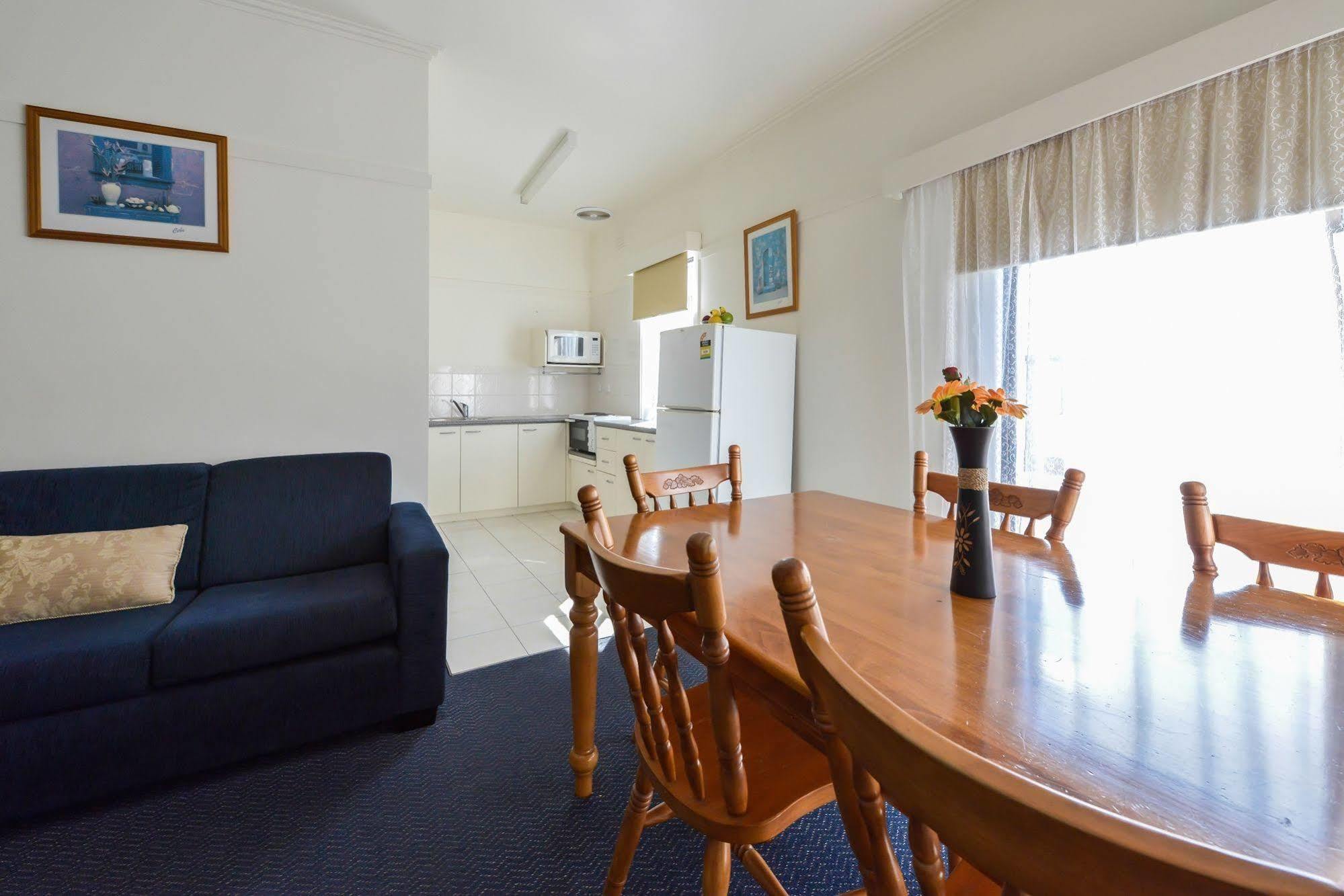 Heyfield Motel And Apartments レイクス・エントランス エクステリア 写真